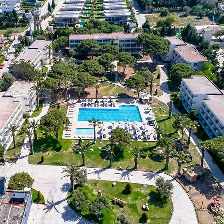 A 11 Hotel Чесме Екстериор снимка