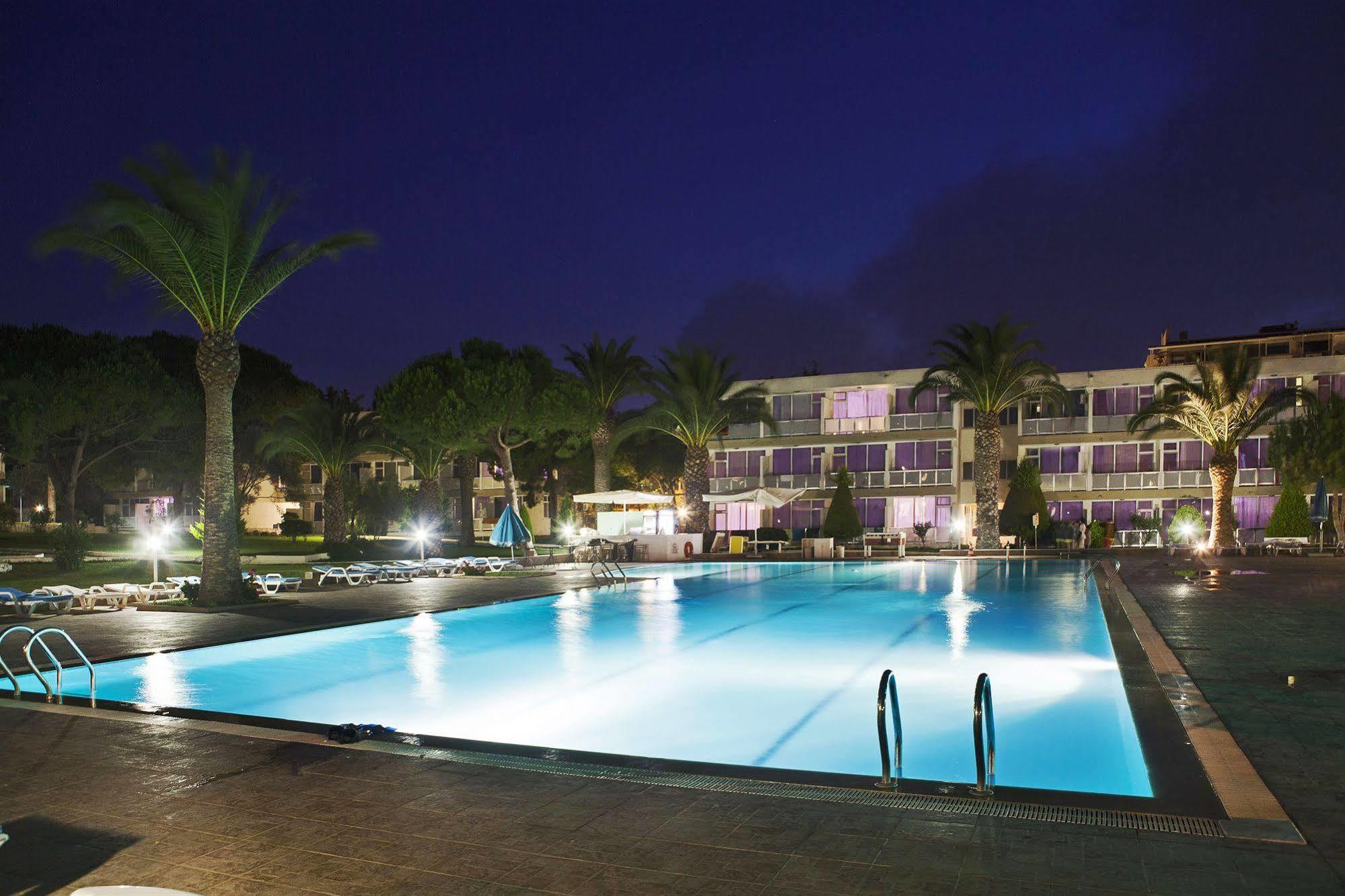 A 11 Hotel Чесме Екстериор снимка