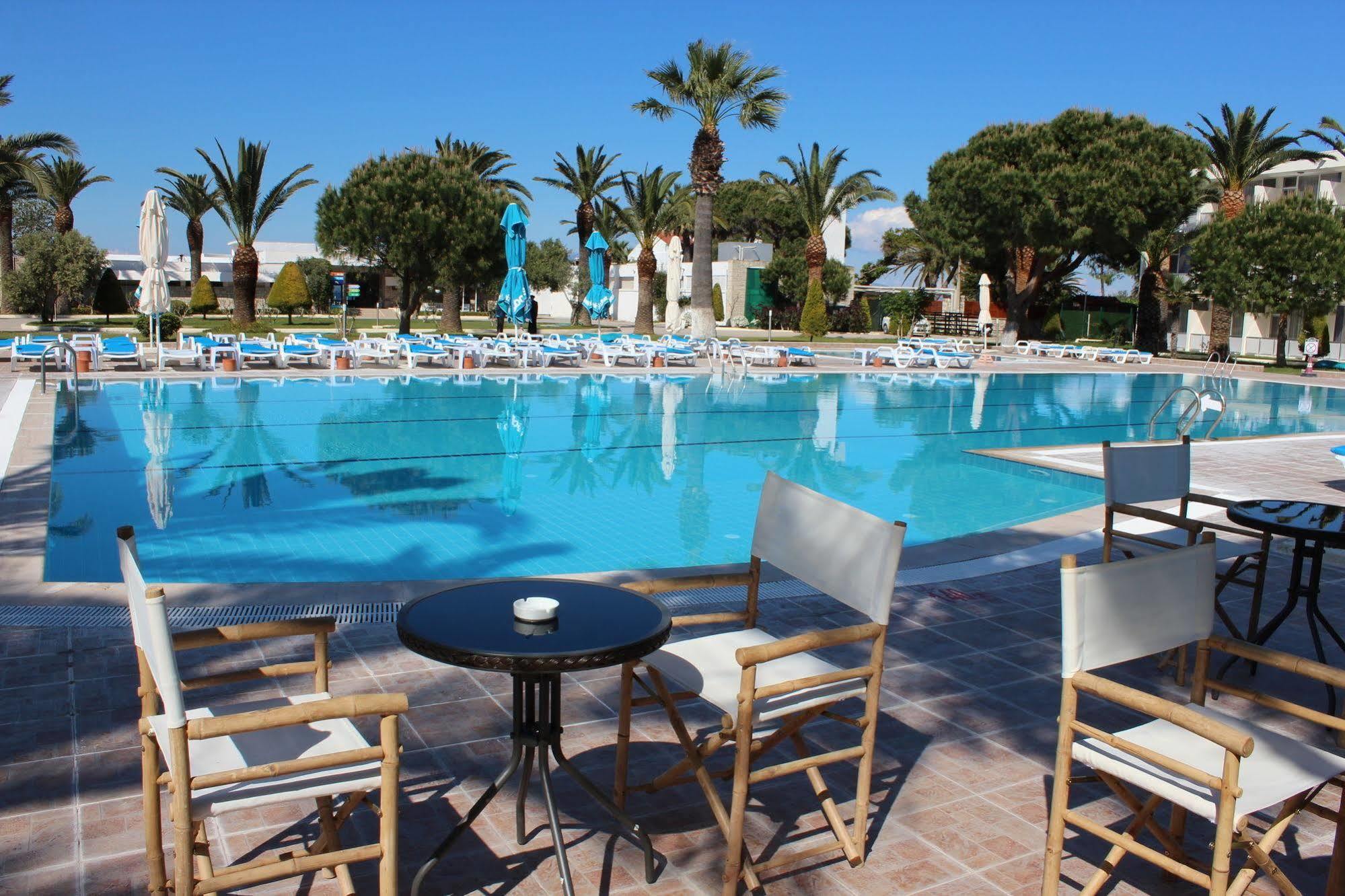 A 11 Hotel Чесме Екстериор снимка