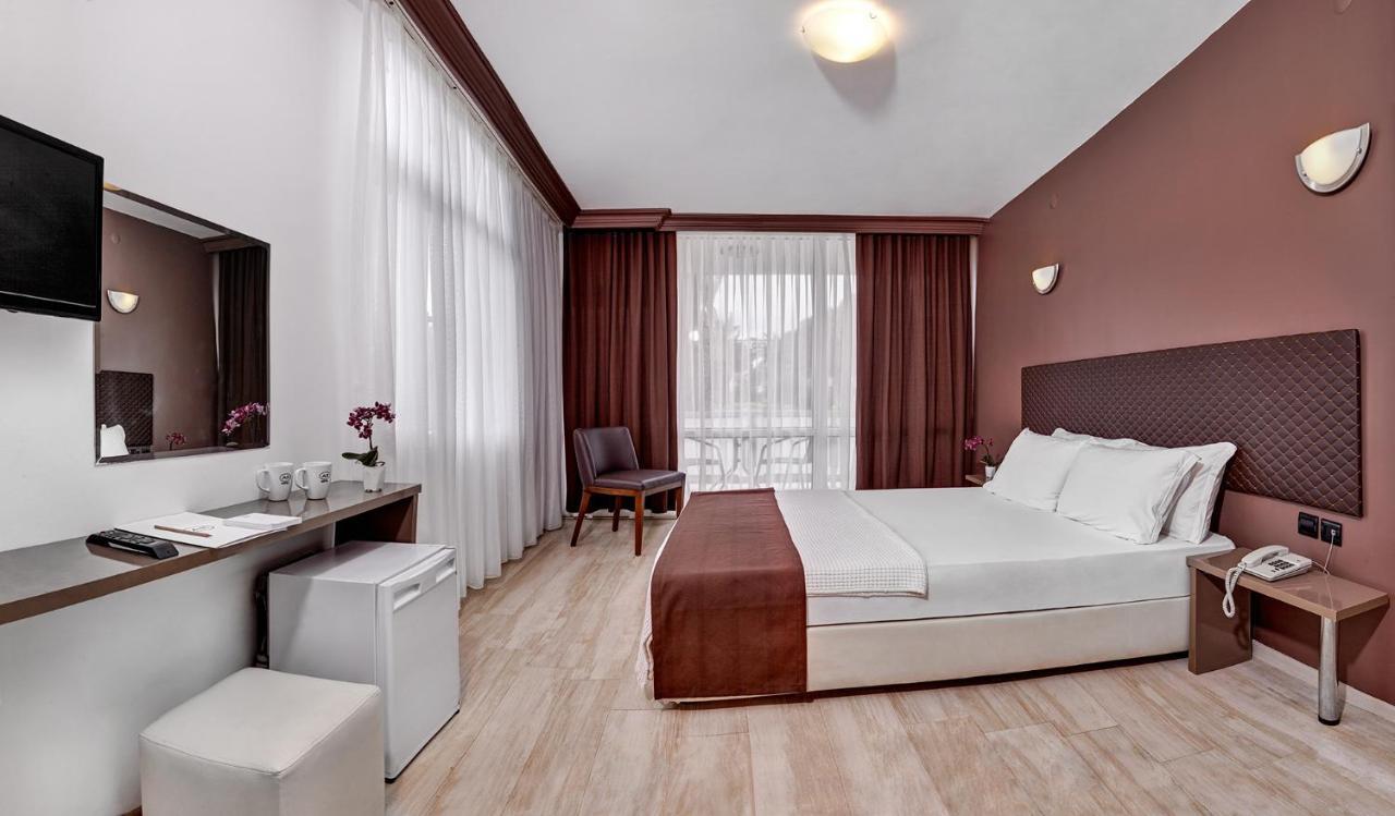 A 11 Hotel Чесме Екстериор снимка