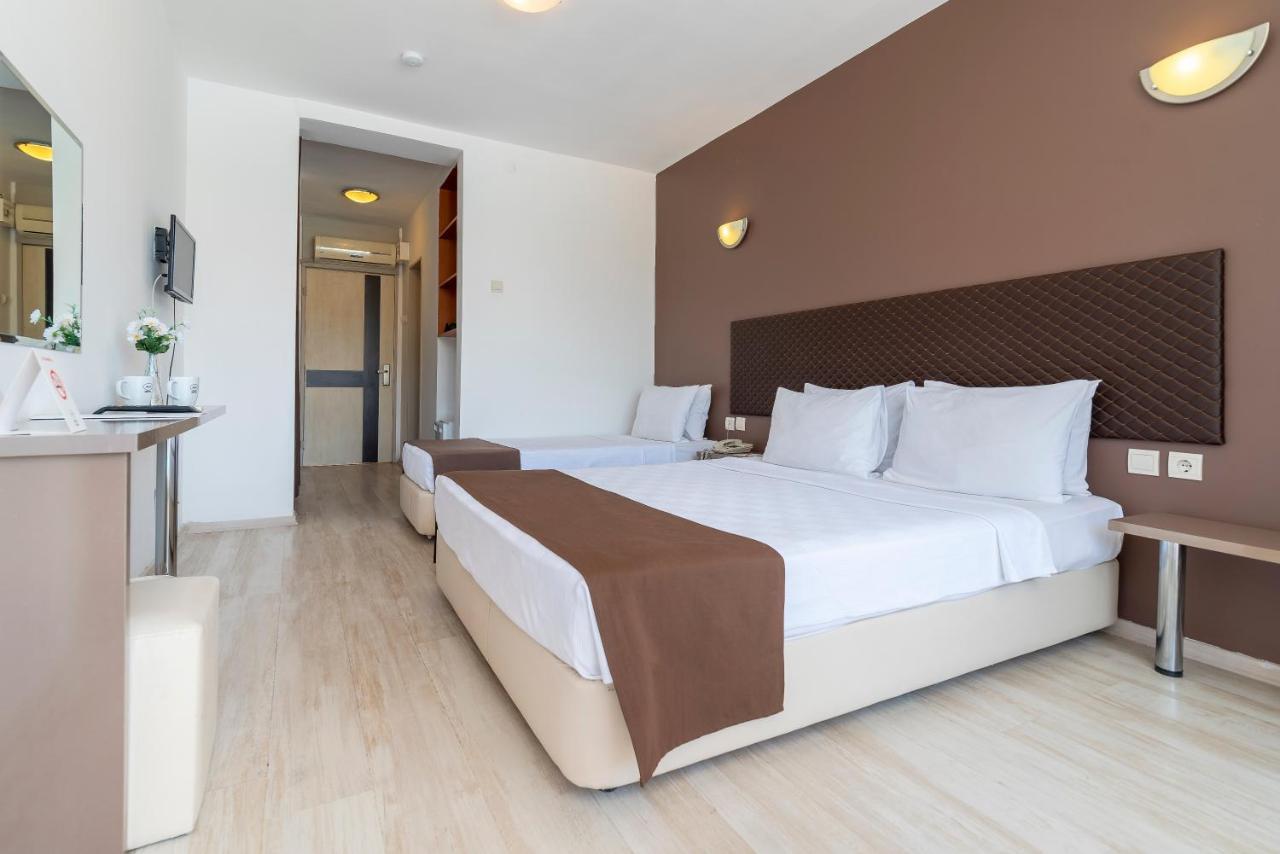 A 11 Hotel Чесме Екстериор снимка